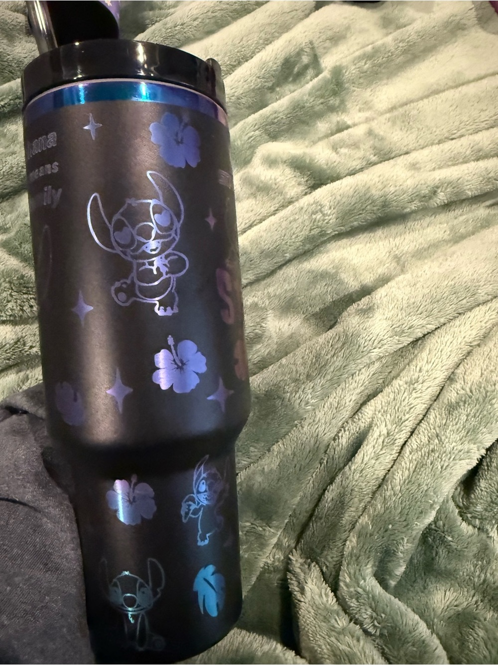Stanley Chroma 40oz Tumbler Lid with Embossed Stitch print. Like New. - Picture 5 of 9